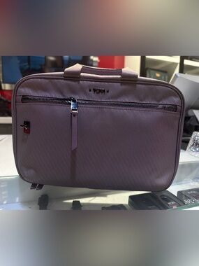 BrandNew Tumi Melissa Vouyager Cosmetic toiletry bag in heather line color
